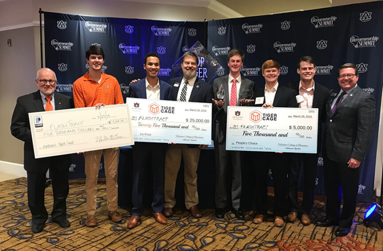 Read more about the article Software development team Flashtract wins 2019 Tiger Cage business pitch competition