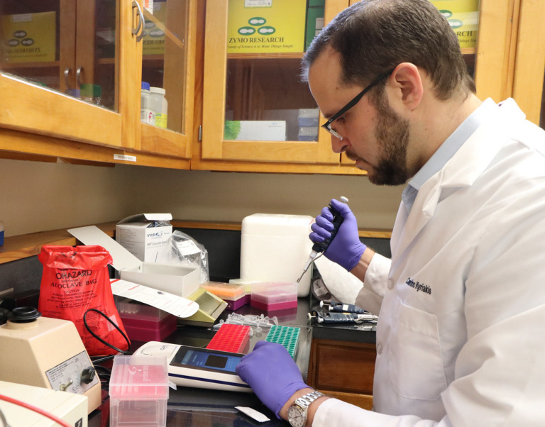 Read more about the article Auburn virologist to test SARS-CoV-2 vaccine candidates